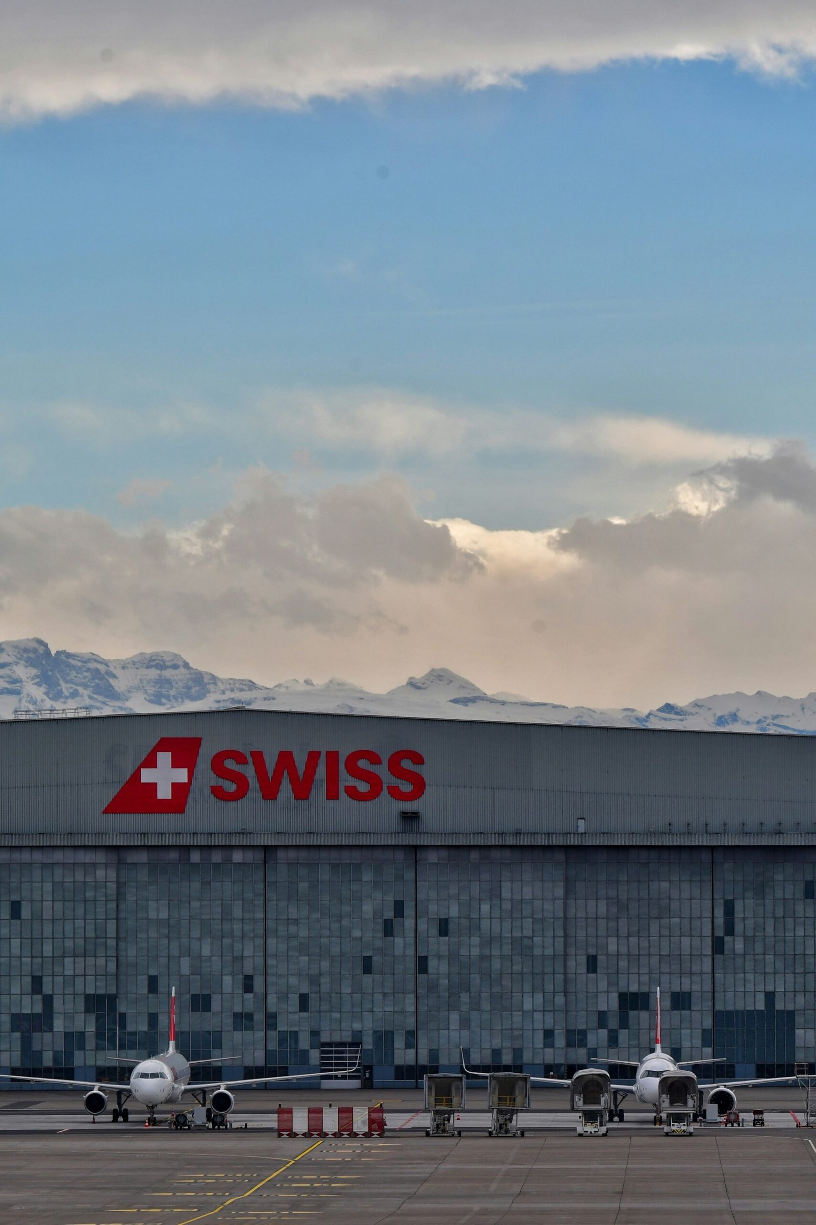 Swiss aviation industry linked to US tariff rules for Switzerland